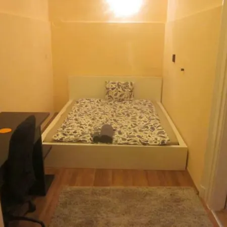 For Groups In Centre Of Budapest, Isabella Str. * Budapest