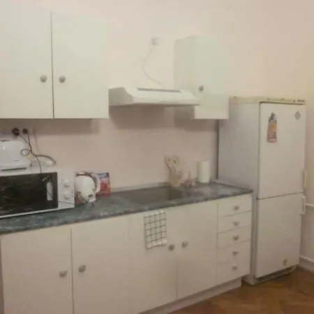 For Groups In Centre Of Budapest, Isabella Str. * Budapest