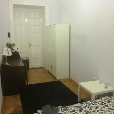 For Groups In Centre Of Budapest, Isabella Str. *