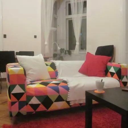 Apartment For Groups In Centre Of Budapest, Isabella Str. Budapest